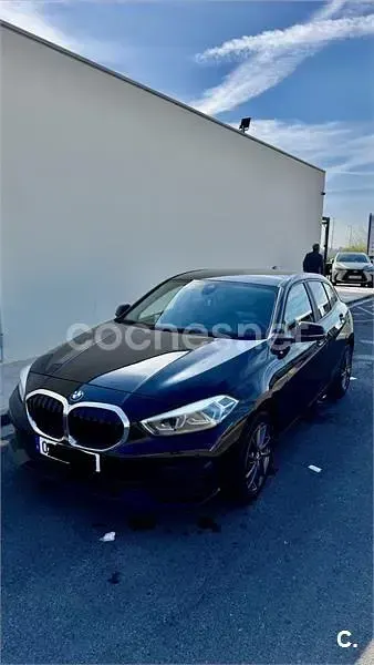 Usado BMW 118 Comfort Edition 136 CV (100 kW) 2023 Negro Utilitario