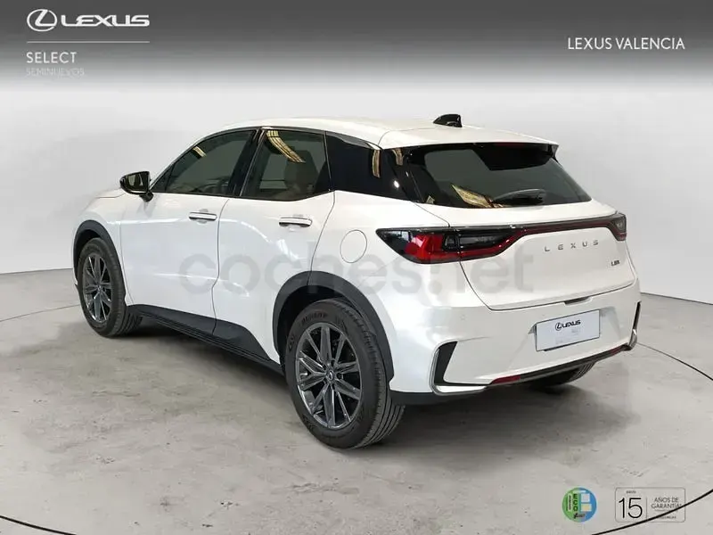 Usado Lexus LBX 136 CV (100 kW) 2024 Blanco SUV