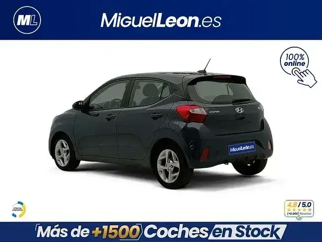 Usado Hyundai i10 67 CV (49 kW) 2023 Gris Utilitario