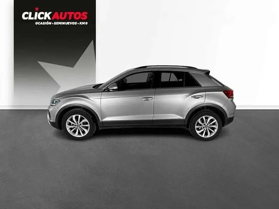 Usado VW T-Roc Life 111 CV (81 kW) 2023 Plateado SUV
