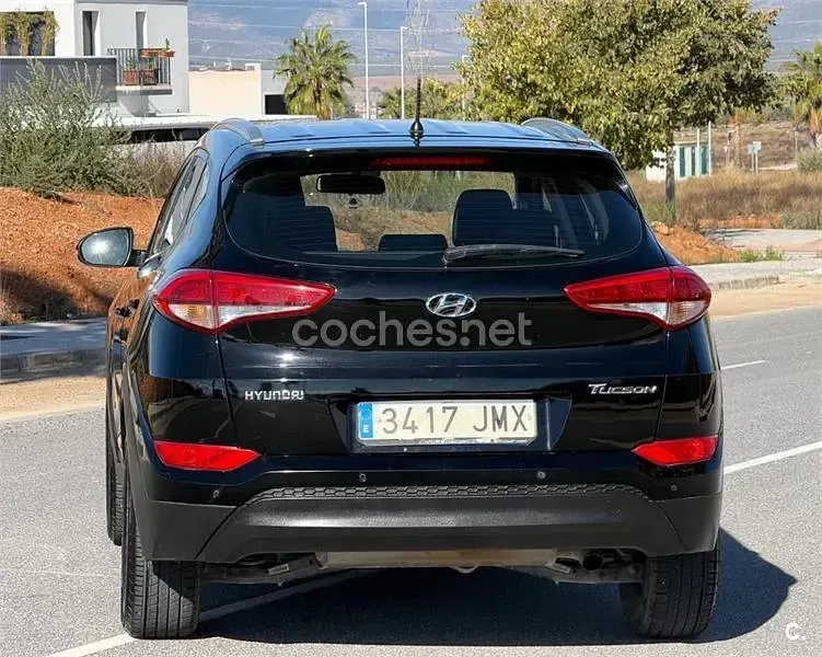 Usado Hyundai Tucson 131 CV (96 kW) 2016 Negro SUV