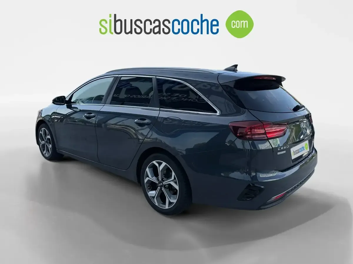 Usado Kia Ceed 140 CV (102 kW) 2019 Gris/plata Utilitario