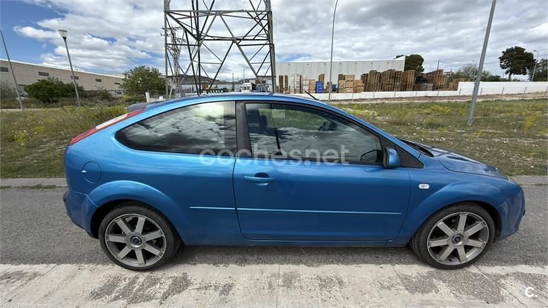 Usado Ford Focus Trend 115 CV (84 kW) 2007 Azul Berlina