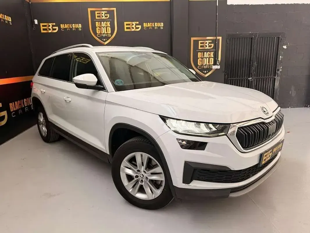 Usado Skoda Kodiaq Ambition 150 CV (110 kW) 2022 Blanco SUV