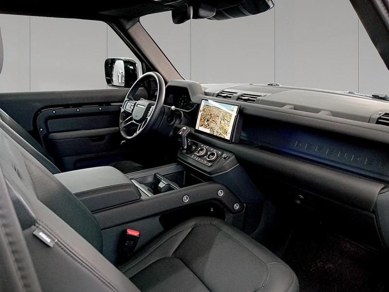 Usado Land Rover Defender SE Dynamic 249 HP (183 kW) 2025 Preto