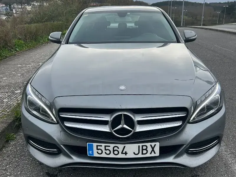 Usado Mercedes C220 170 CV (125 kW) 2014 Gris / plata Berlina