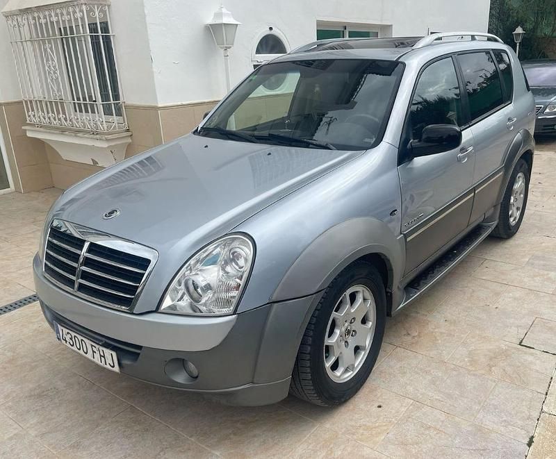Usado Ssangyong (KGM) Rexton Limited 163 CV (119 kW) 2006 Gris SUV