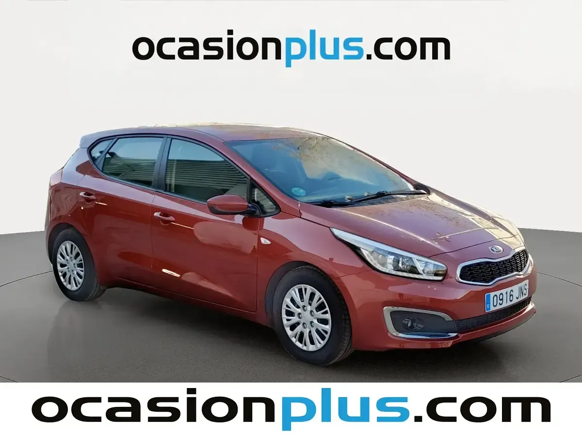 Usado Kia Ceed 100 CV (73 kW) 2016 Rojo Utilitario