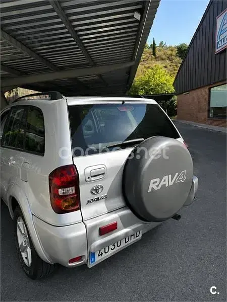 Usado Toyota RAV4 Executive 150 CV (110 kW) 2005 Gris / plata SUV
