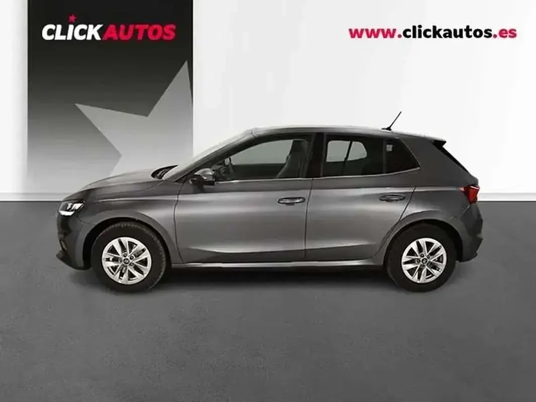 Usado Skoda Fabia Selection 116 CV (85 kW) 2025 Gris Utilitario
