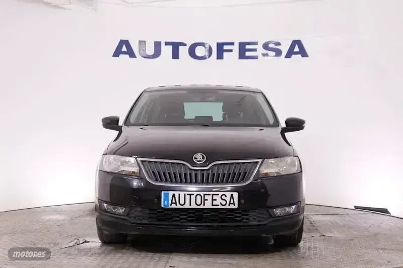Usado Skoda Rapid 116 CV (85 kW) 2017 Negro Utilitario