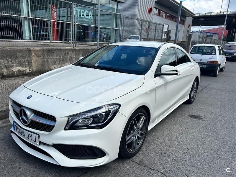 Blanco Usado 2017 Mercedes CLA200 AMG line Berlina | 19.450 € (Precio justo) - Imagen 1/4