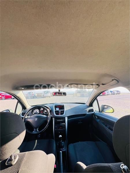 Usado Peugeot 207 90 CV (66 kW) 2007 Verde Berlina