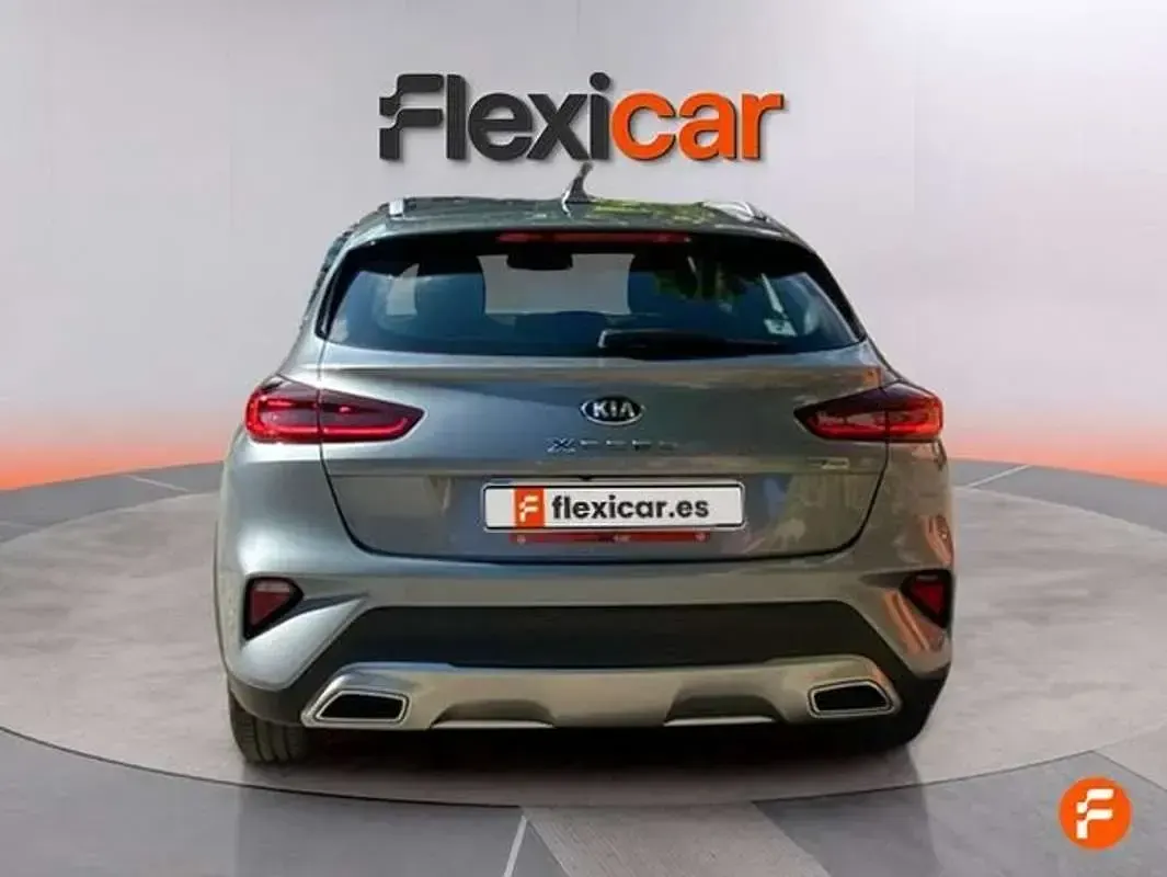 Usado Kia XCeed 141 CV (103 kW) 2021 Gris SUV