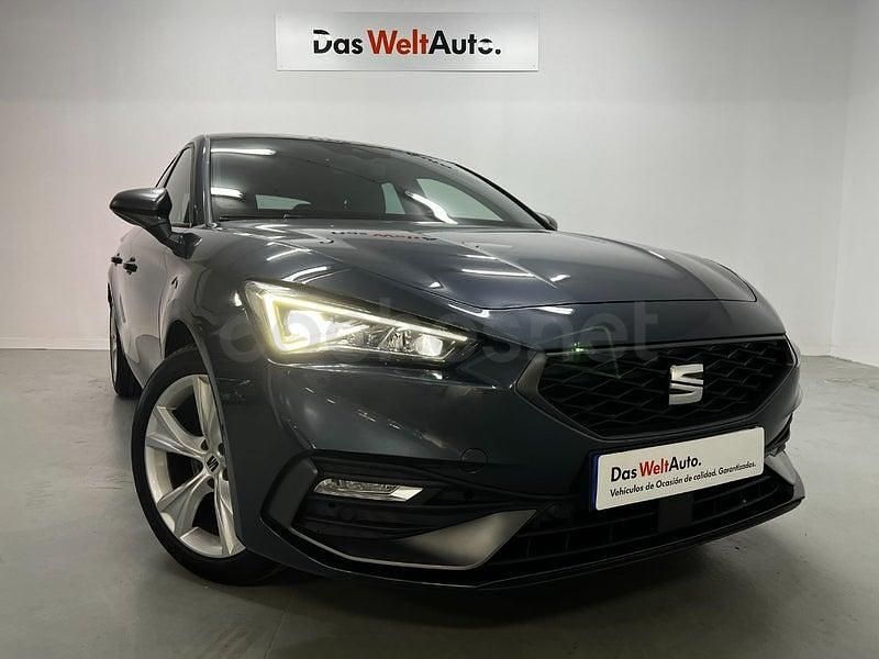 Usado Seat Leon FR 150 CV (110 kW) 2021 Gris / plata Berlina