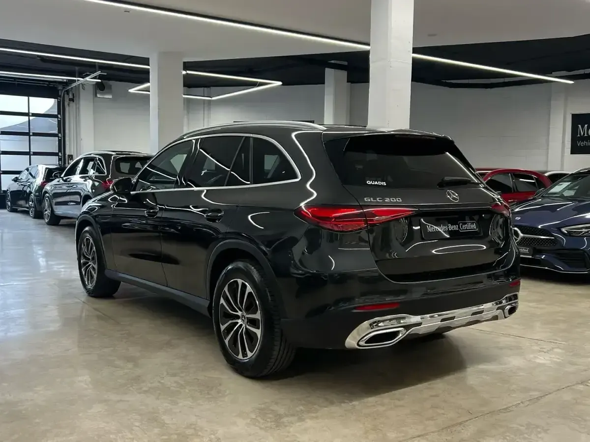 Usado Mercedes GLC200 204 CV (150 kW) 2025 Gris grafito SUV