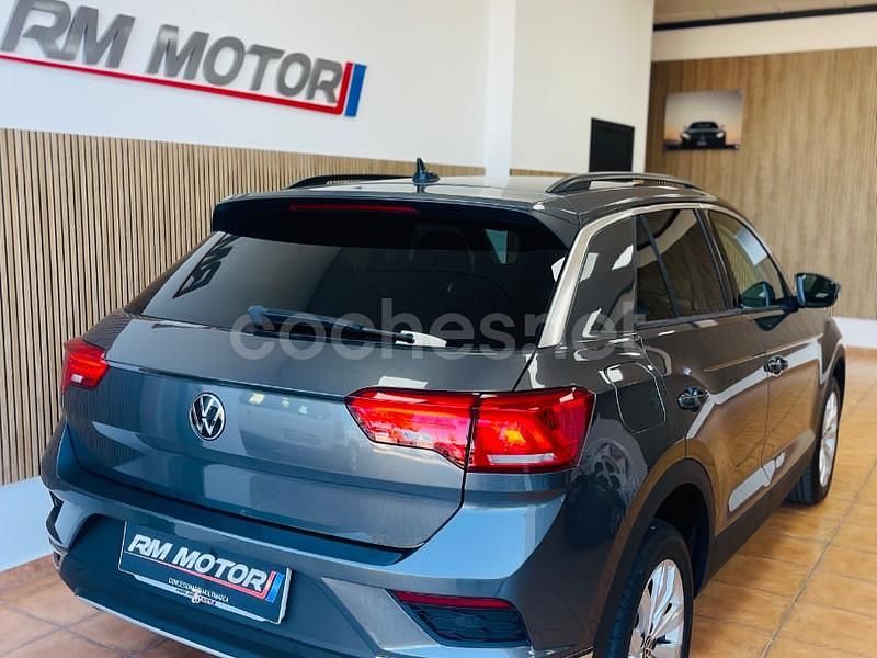 Usado VW T-Roc Advance 115 CV (84 kW) 2021 Gris / plata SUV