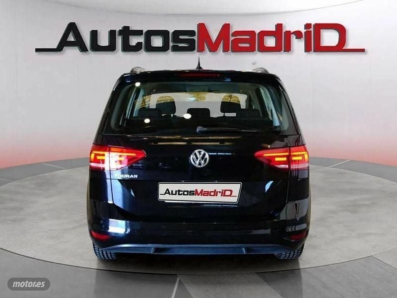 Usado VW Touran Business 116 CV (85 kW) 2018 Negro Monovolumen