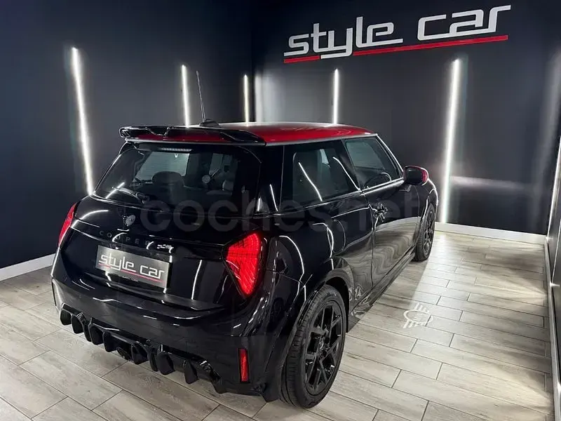 Usado Mini John Cooper Works 231 CV (169 kW) 2025 Negro Utilitario