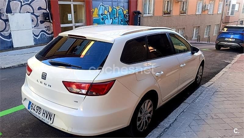 Usado Seat Leon ST Reference 105 CV (77 kW) 2014 Blanco Familiar