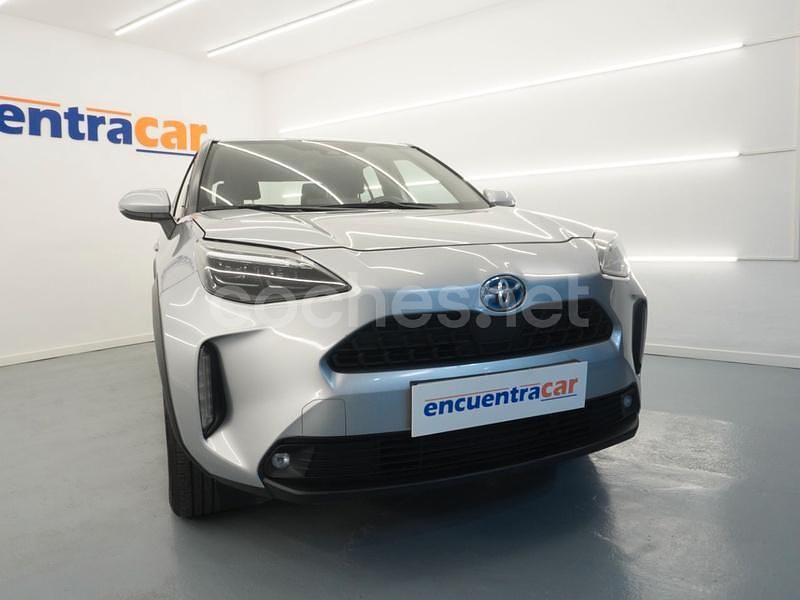 Usado Toyota Yaris Cross Active 116 CV (85 kW) 2024 Gris / plata SUV
