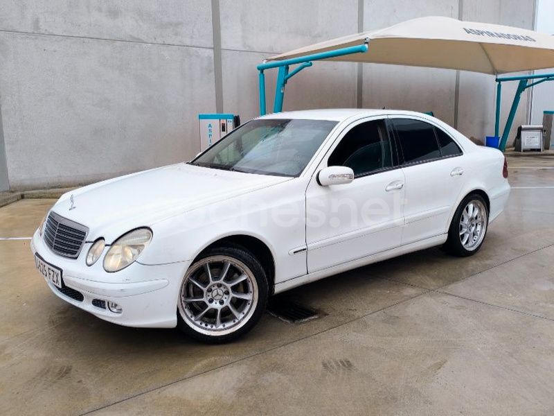 Blanco Usado 2005 Mercedes E280 Classic Berlina | 3699 € (Buen precio) - Imagen 1/4