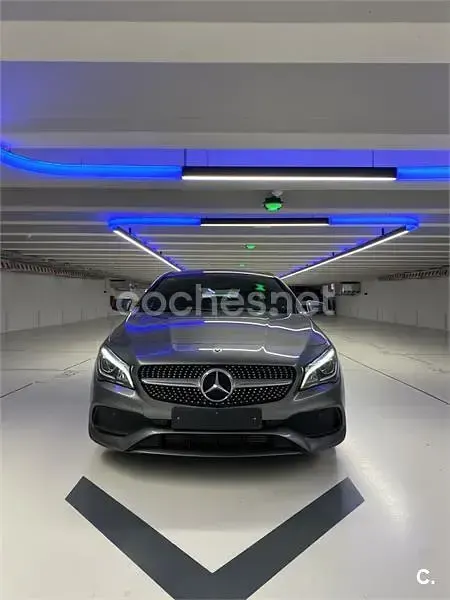 Usado Mercedes CLA200 Shooting Brake 136 CV (100 kW) 2018 Gris / plata Familiar