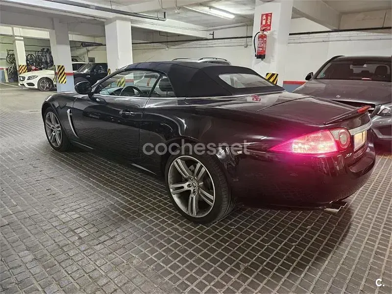 Usado Jaguar XKR 416 CV (305 kW) 2008 Negro Descapotable