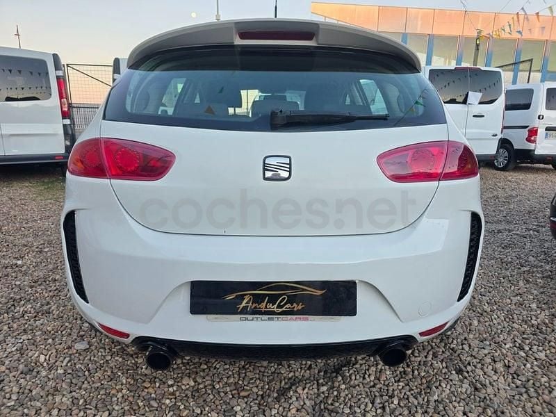 Usado Seat Leon Sport 105 CV (77 kW) 2009 Blanco Utilitario