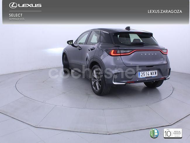 Usado Lexus LBX 136 CV (100 kW) 2024 Gris / plata SUV