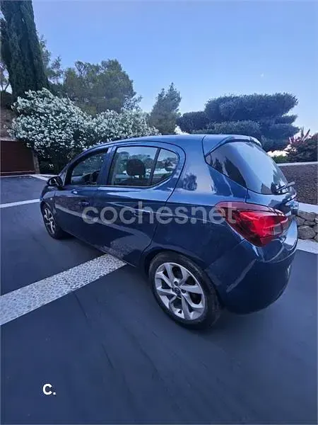 Usado Opel Corsa Selective 90 CV (66 kW) 2017 Azul Utilitario