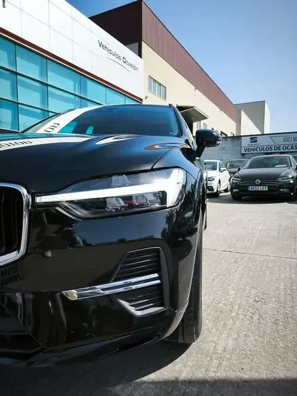Usado Volvo XC60 Core 196 CV (144 kW) 2022 Negro SUV