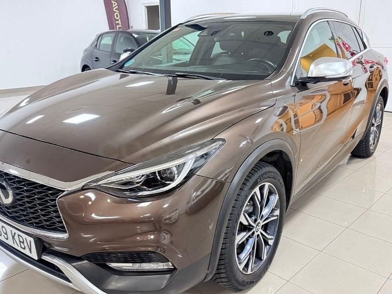 Usado Infiniti QX30 Premium 170 CV (125 kW) 2017 Marrón SUV