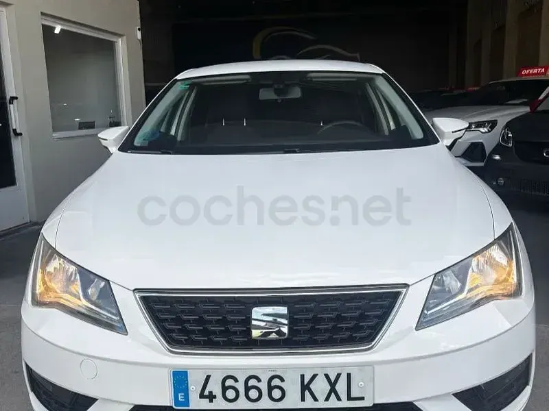 Usado Seat Leon FR 130 CV (95 kW) 2019 Blanco Berlina