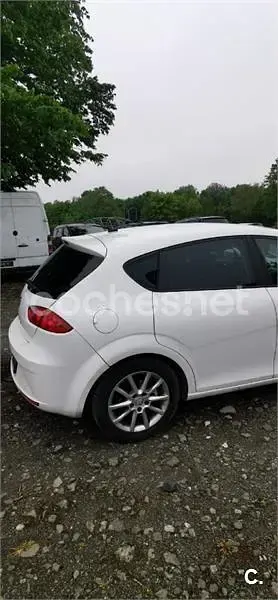 Usado Seat Leon ST Style 105 CV (77 kW) 2013 Blanco Familiar