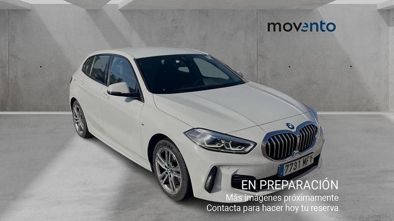 Blanco Usado 2023 BMW 118 Utilitario | 28.990 € (Un poco caro) - Imagen 1/4