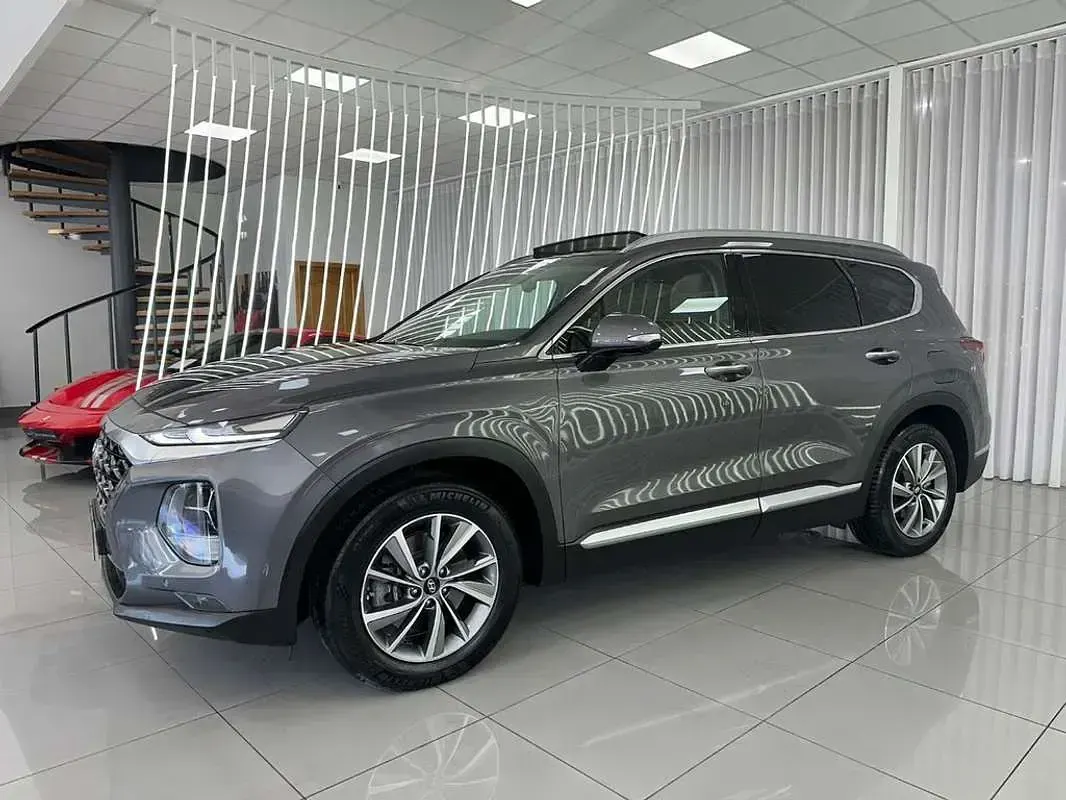 Usado Hyundai Santa Fe Style 201 CV (147 kW) 2021 Gris / plata SUV