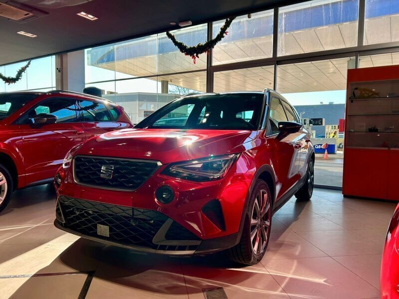 Rojo Nuevo 2024 Seat Arona FR SUV | 23.900 € (Un poco caro) - Imagen 1/4