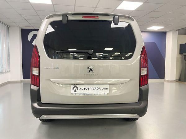 Usado Peugeot Rifter Allure 131 CV (96 kW) 2021 Gris seda (metalizado) Monovolumen