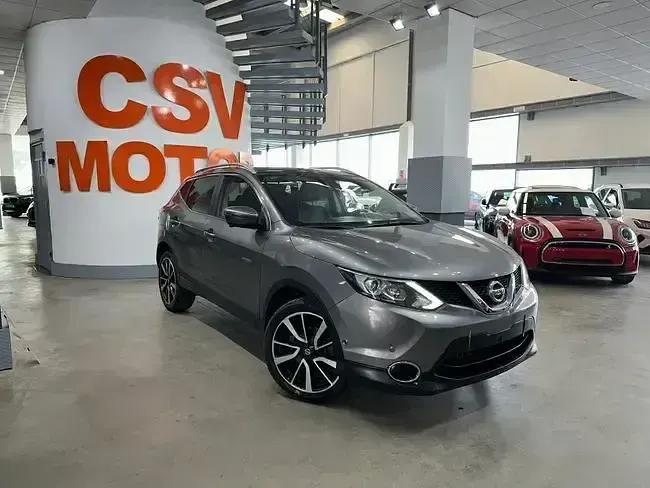 Usado Nissan Qashqai Tekna 116 CV (85 kW) 2017 Gris SUV