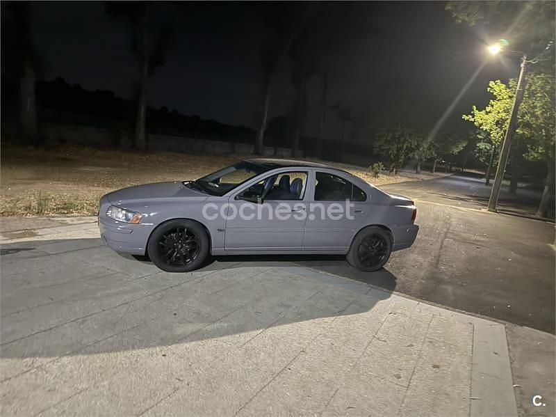 Usado Volvo S60 Momentum 163 CV (119 kW) 2006 Gris / plata Berlina