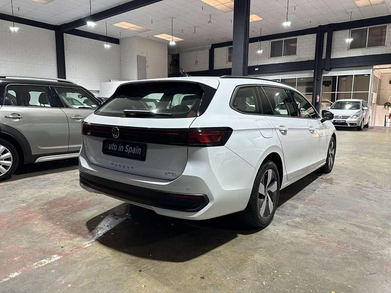 Nuevo VW Passat 150 CV (110 kW) 2025 Blanco Coupe