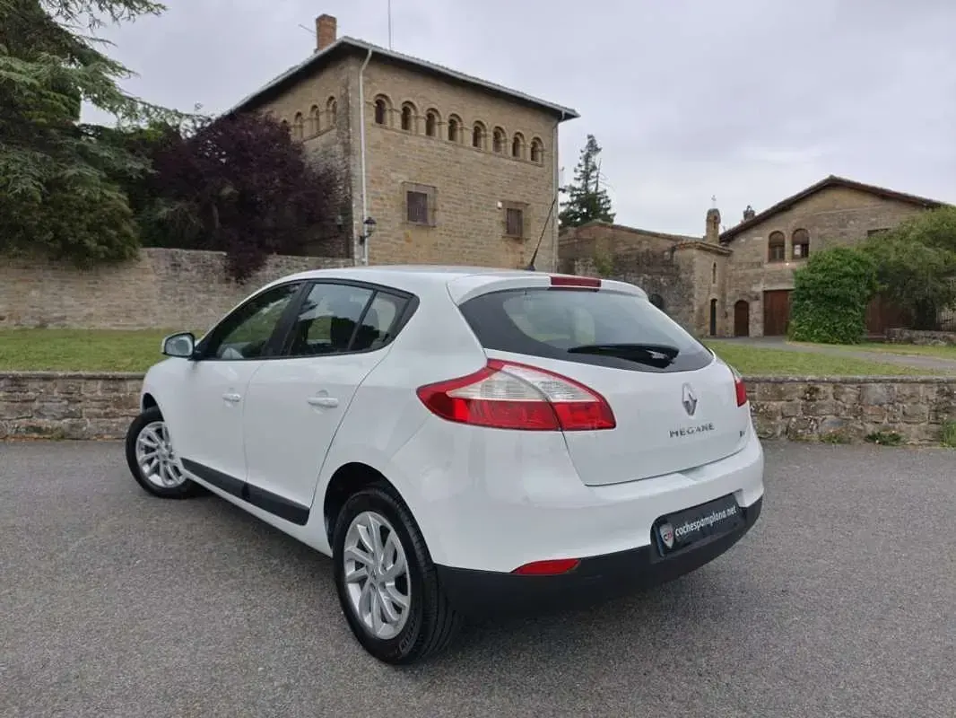 Usado Renault Mégane Expression 116 CV (85 kW) 2013 Blanco Utilitario