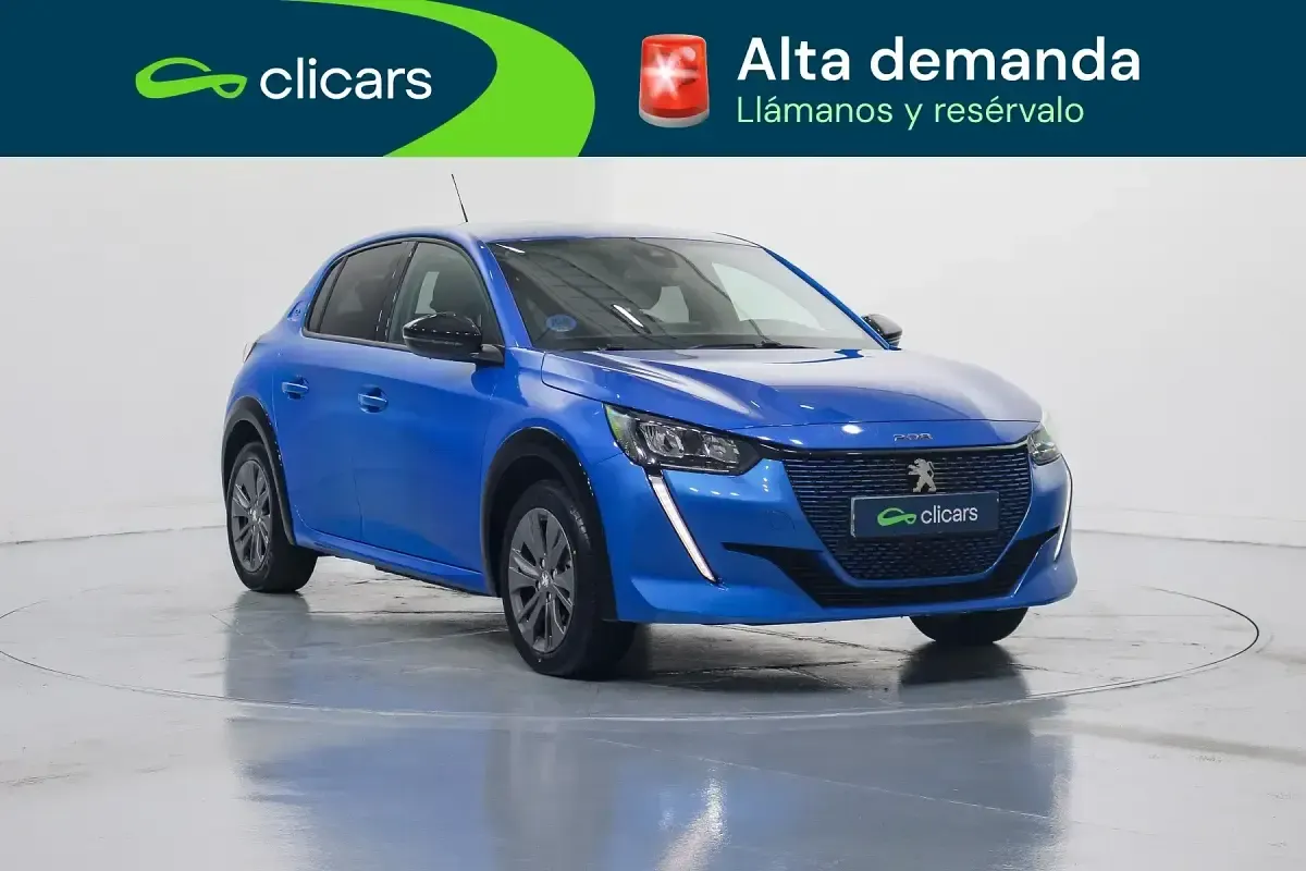 Usado Peugeot e-208 Allure 100 kW (136 CV) 2023 Azul Utilitario