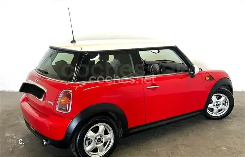 Usado Mini ONE 90 CV (66 kW) 2007 Rojo Utilitario