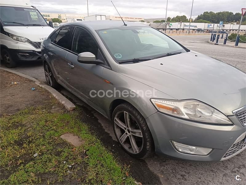 Usado Ford Mondeo Titanium 125 CV (91 kW) 2008 Gris / plata Berlina