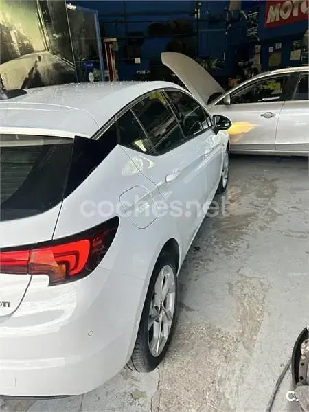 Usado Opel Astra Excellence 110 CV (80 kW) 2017 Blanco Berlina