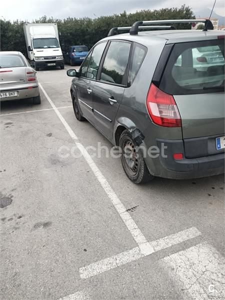 Usado Renault Grand Scénic II Dynamique 130 CV (95 kW) 2004 Verde Monovolumen