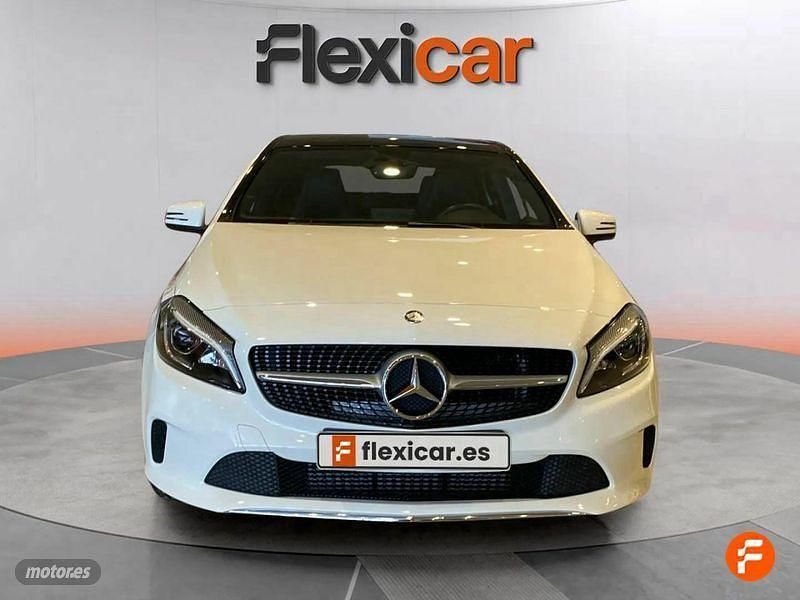 Usado Mercedes A180 Urban 109 CV (80 kW) 2016 Beige Berlina