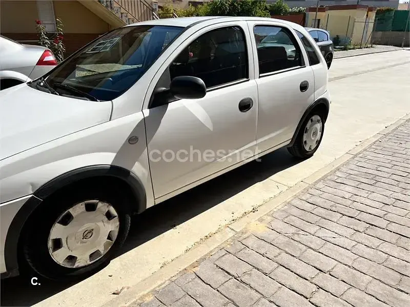 Usado Opel Corsa Enjoy 70 CV (51 kW) 2005 Blanco Utilitario